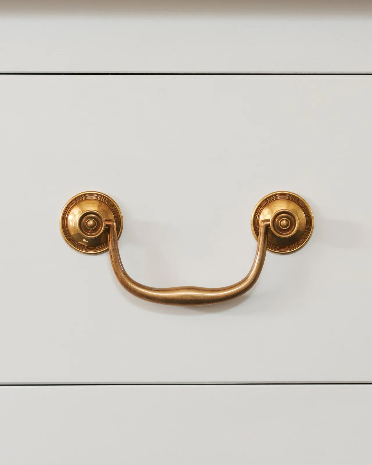 The Georgian Swing Handle | deVOL Kitchens